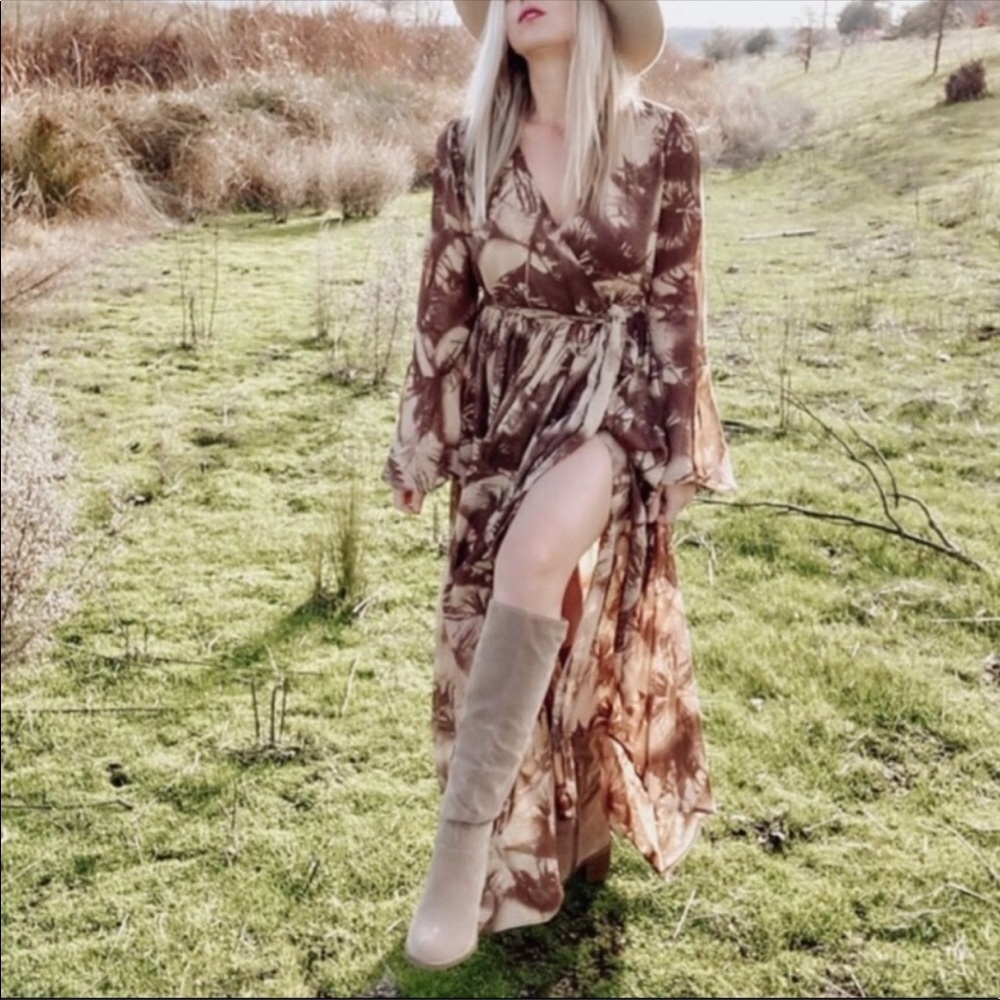 SUNSET - MAXI DRESS Bohemian Floral Print Maxi Dress Cream and Brown Maxi Dress